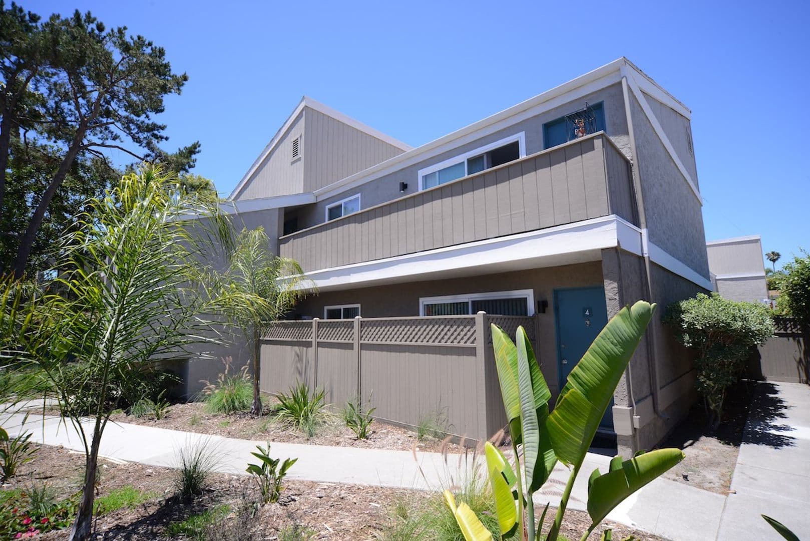 Oceanside Apartment: 3964 Waring Rd