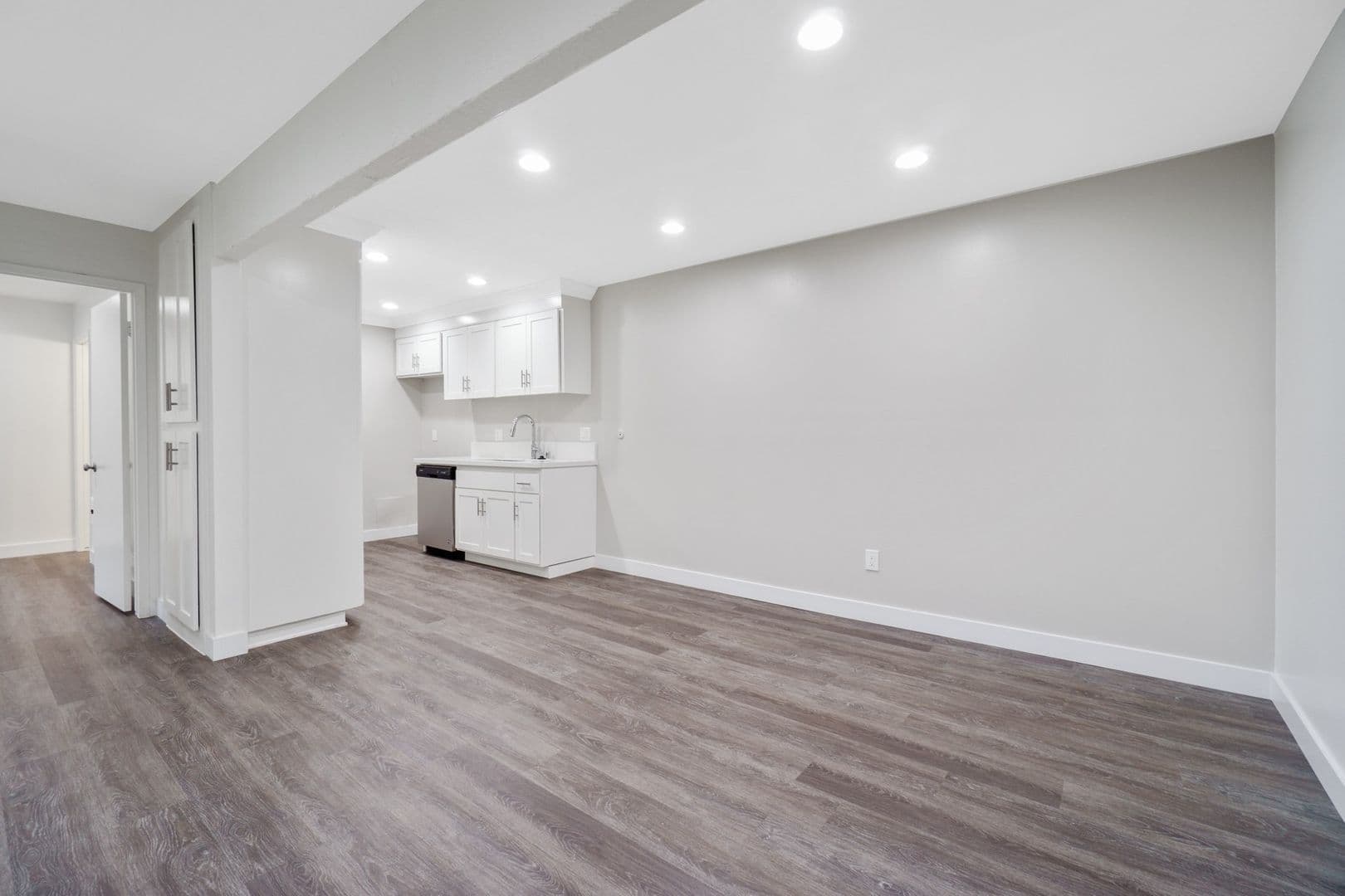 Anaheim Apartment: 2520 West La Palma Ave