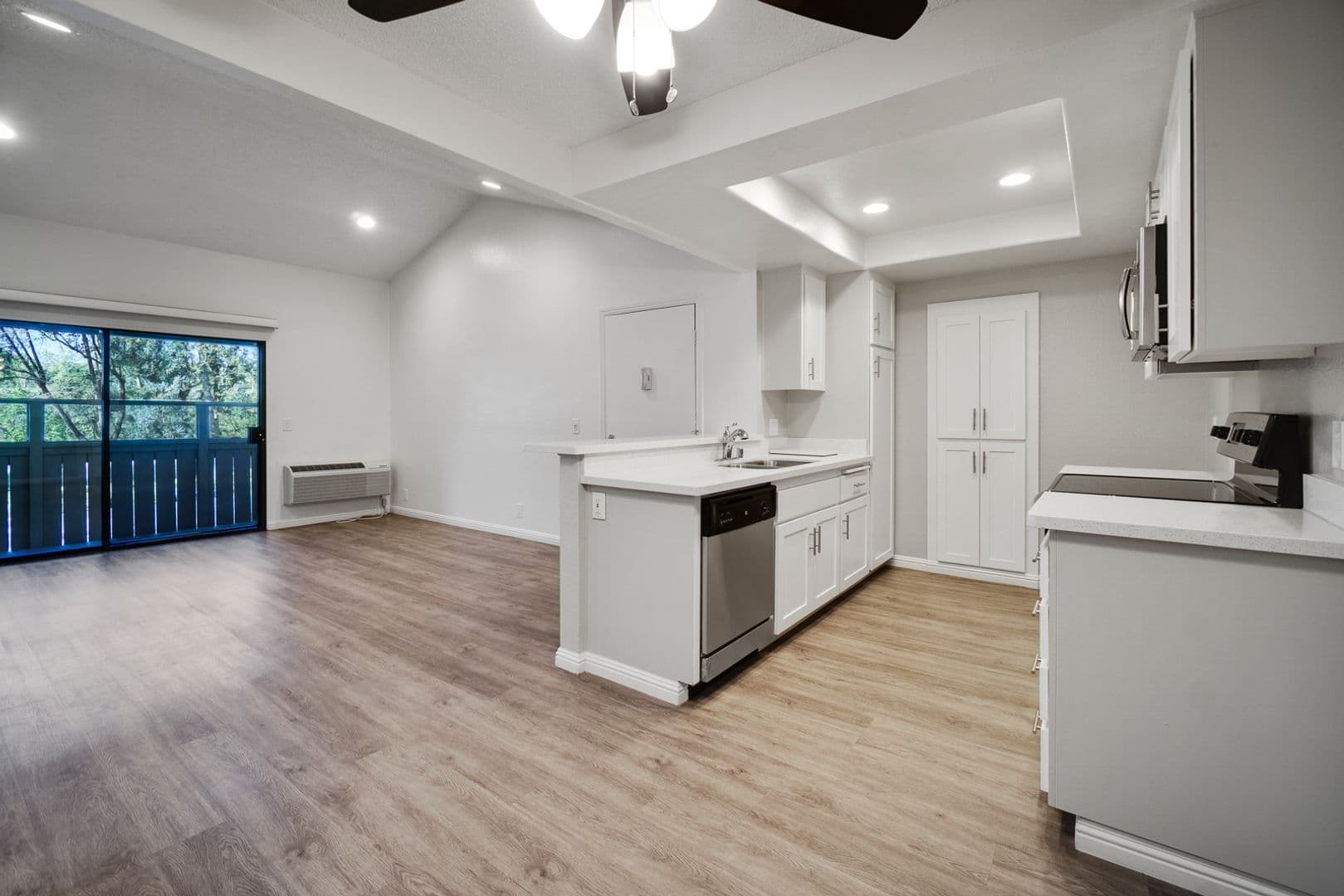 Lake Forest Apartment: 20702 El Toro Road