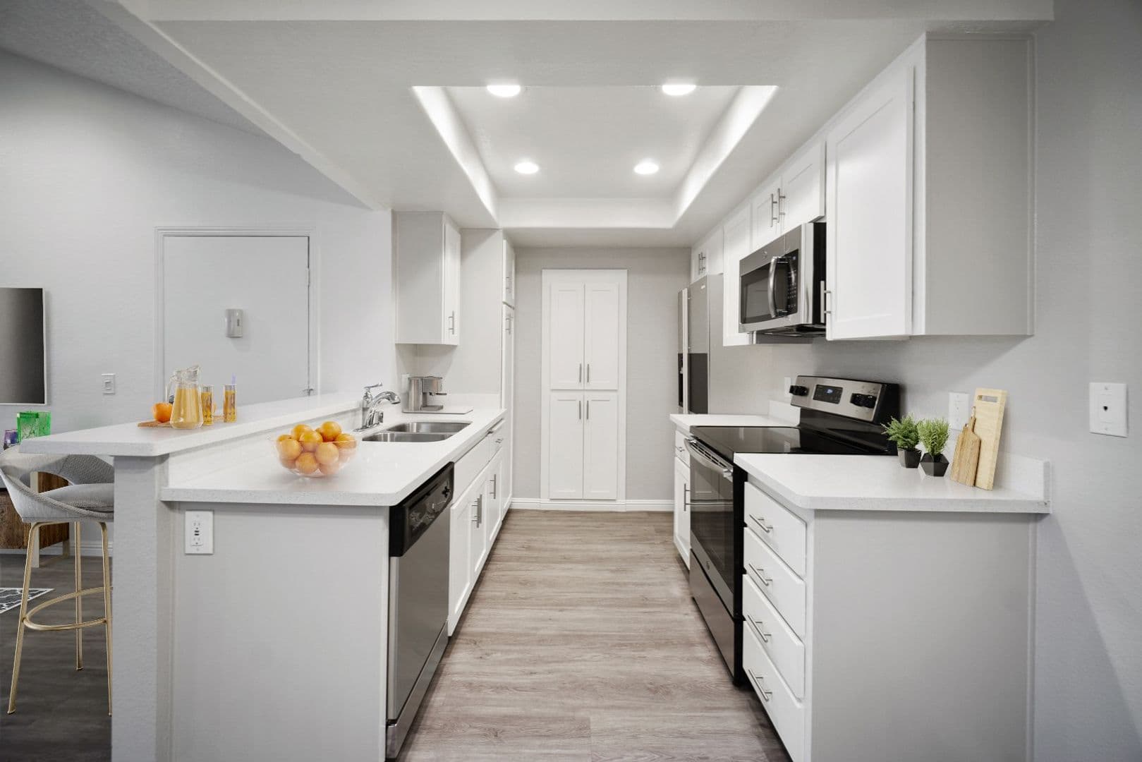 Lake Forest Apartment: 20702 El Toro Road