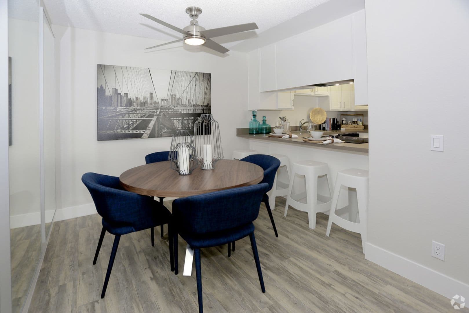 Oceanside Apartment: 3964 Waring Rd