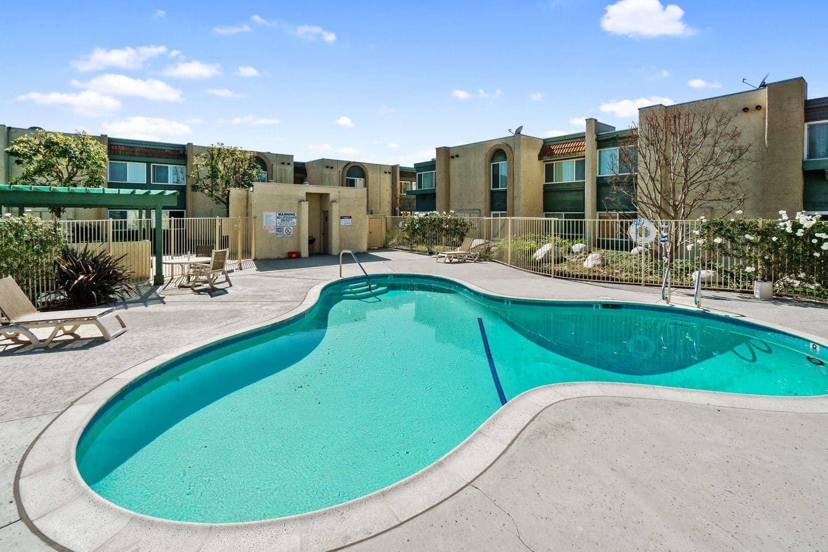 Anaheim Apartment: 2520 West La Palma Ave