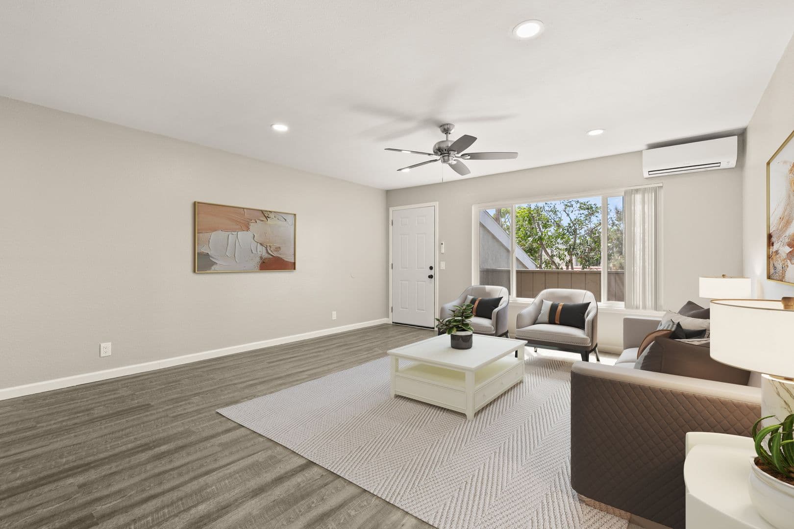 Oceanside Apartment: 3964 Waring Rd