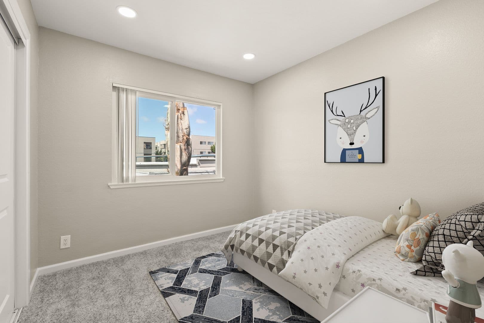 Oceanside Apartment: 3964 Waring Rd