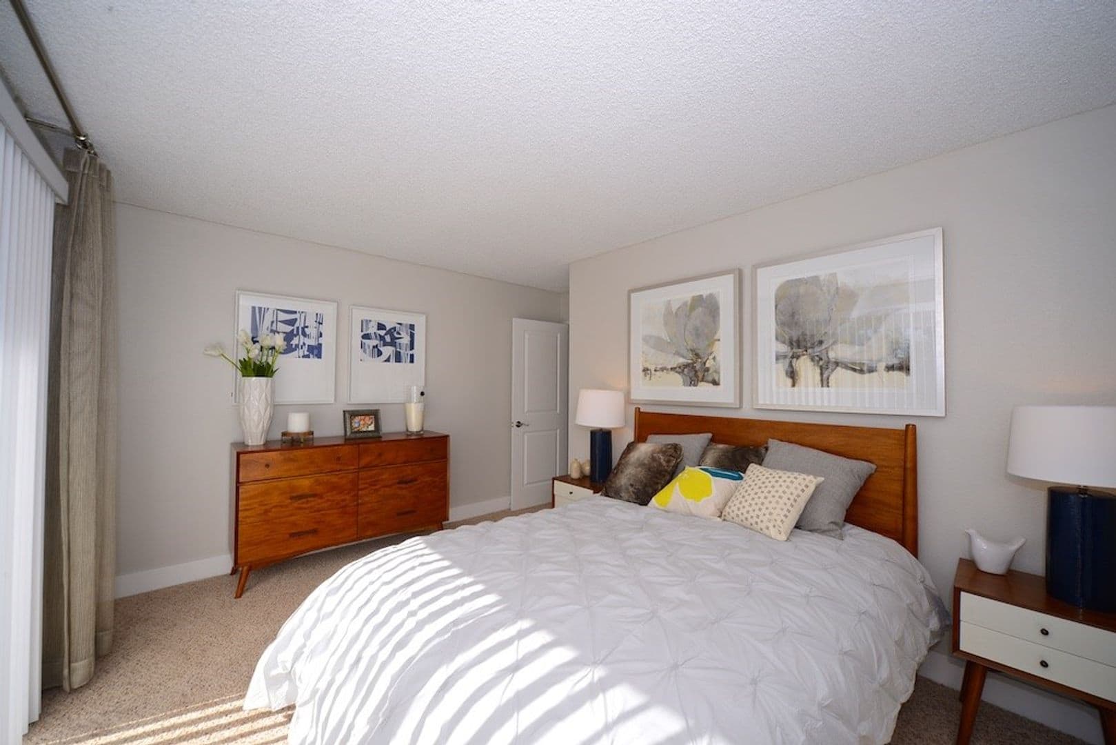 Oceanside Apartment: 3964 Waring Rd