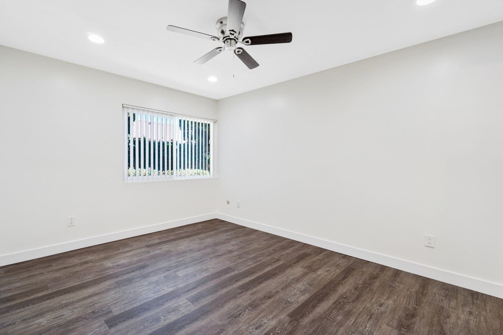 Anaheim Apartment: 2520 West La Palma Ave