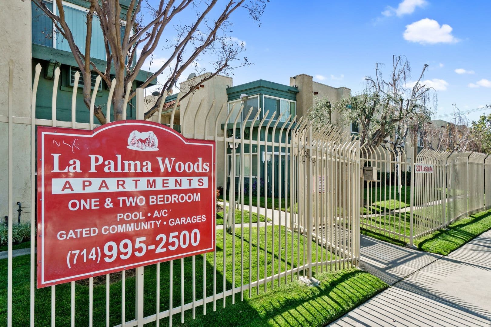 Anaheim Apartment: 2520 West La Palma Ave