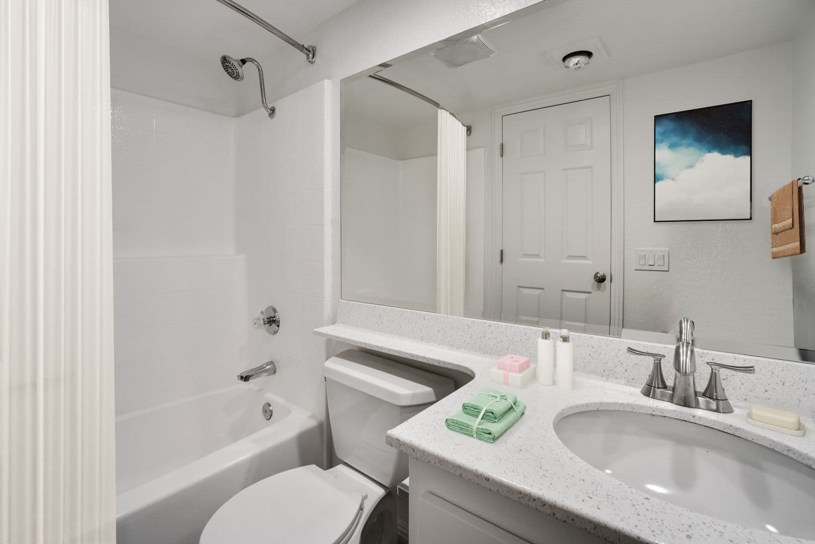 Lake Forest Apartment: 20702 El Toro Road