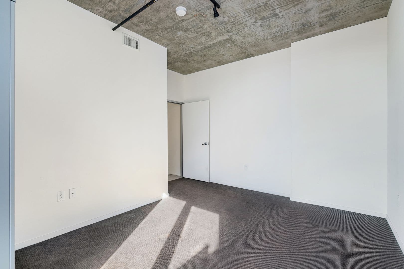 San Diego Apartment: 3752 Park Blvd