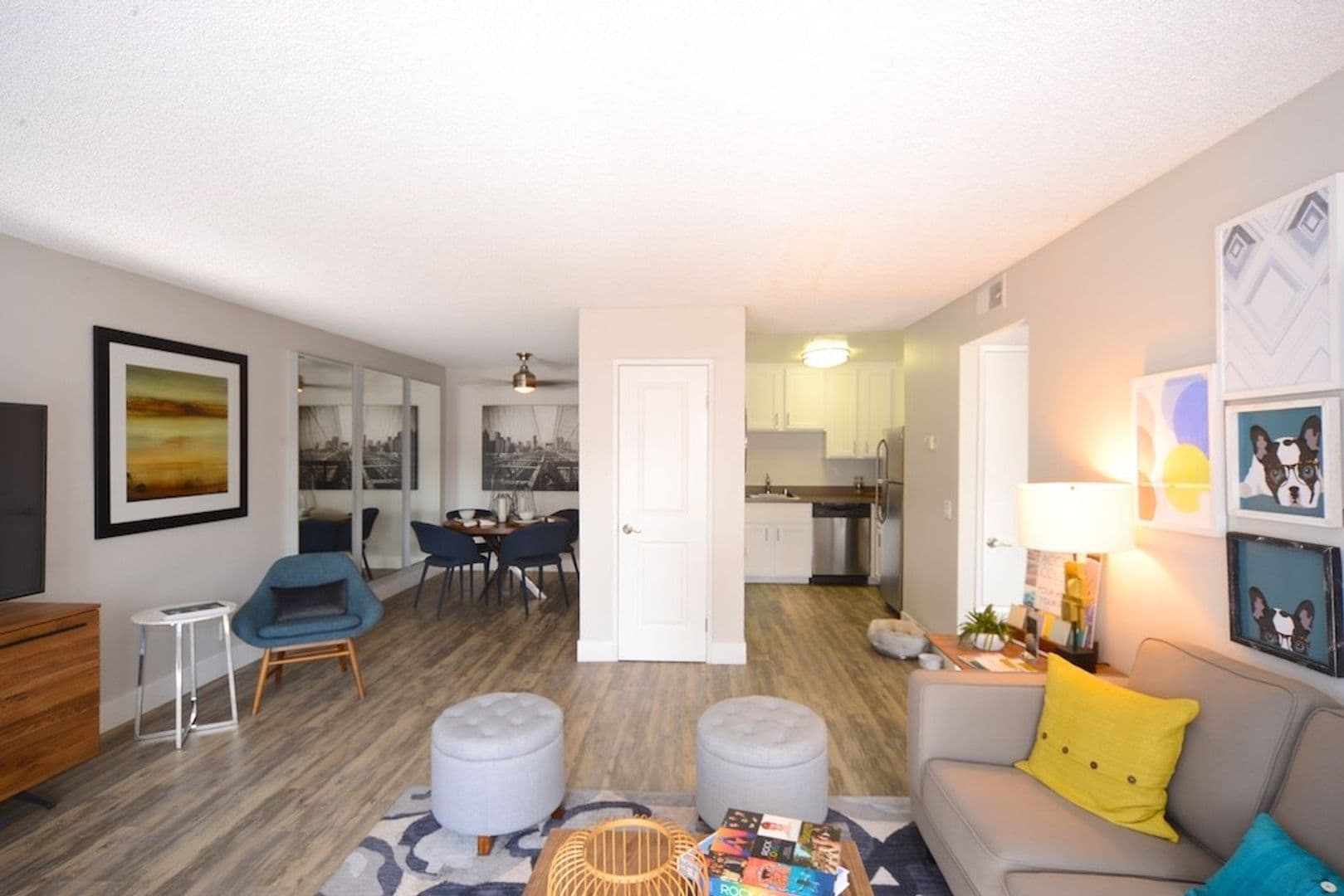 Oceanside Apartment: 3964 Waring Rd