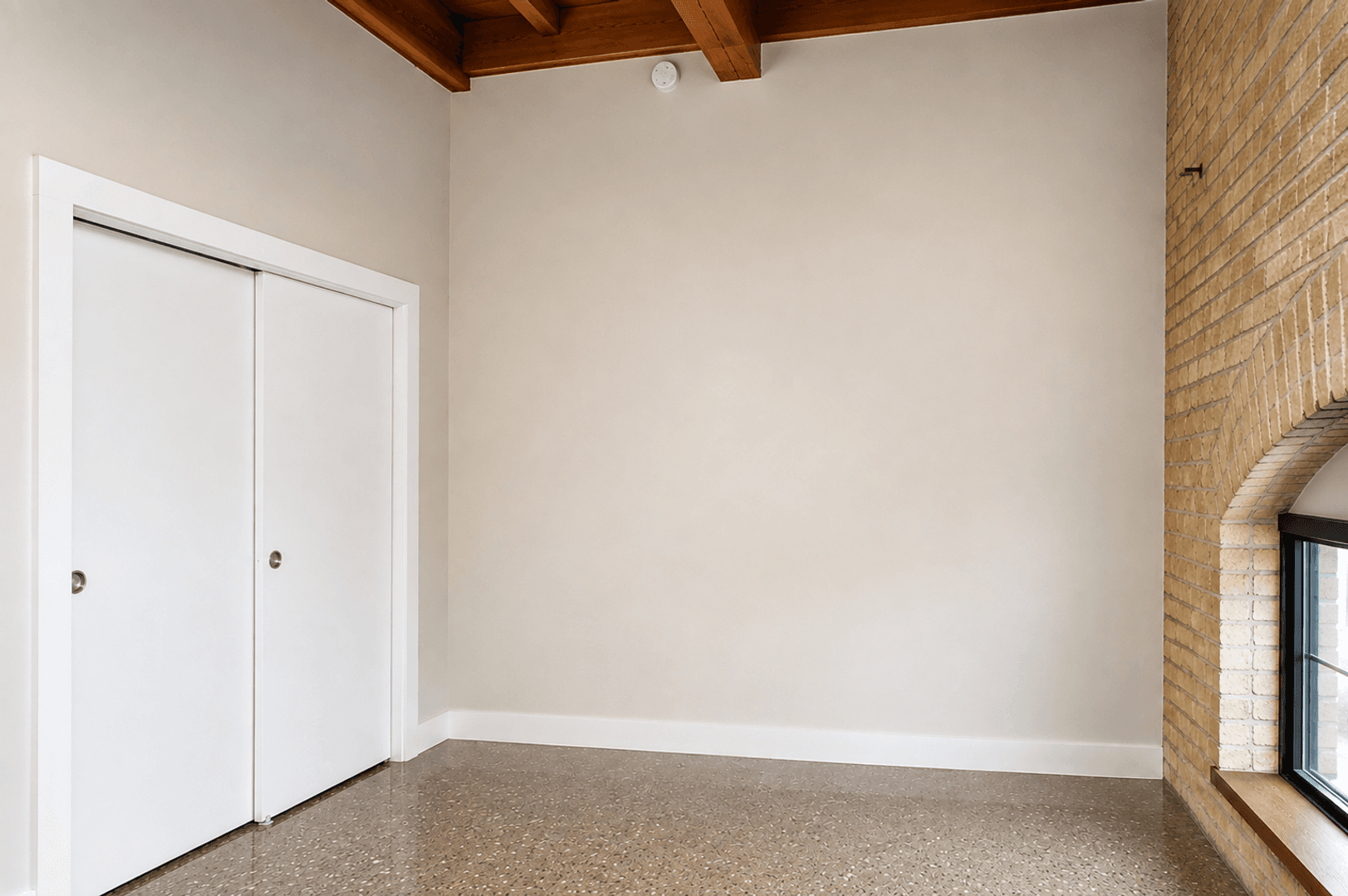Milwaukee Apartment: 625 W Freshwater Way