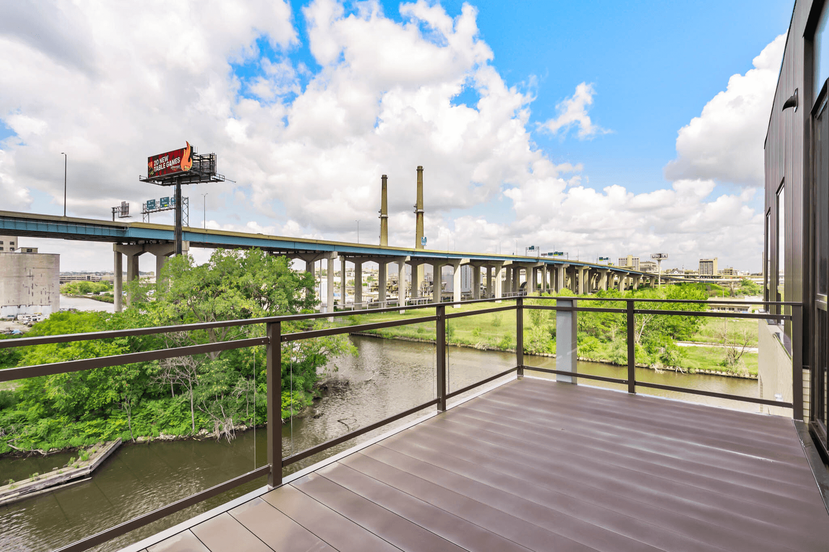 Milwaukee Apartment: 747 W Freshwater Way