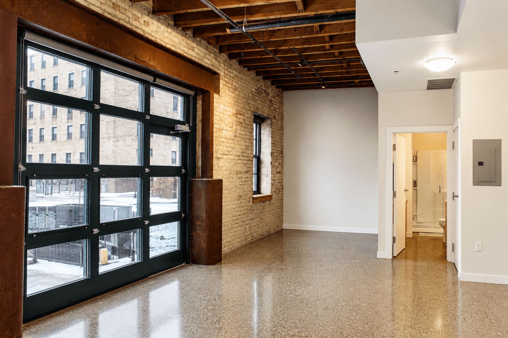 Milwaukee Apartment: 625 W Freshwater Way