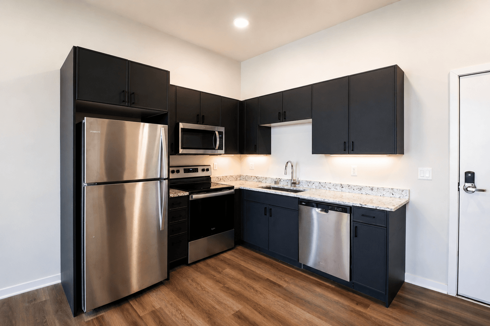 Milwaukee Apartment: 747 W Freshwater Way