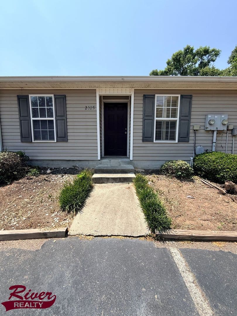 Augusta Townhome: 2025 Buckhaven Way