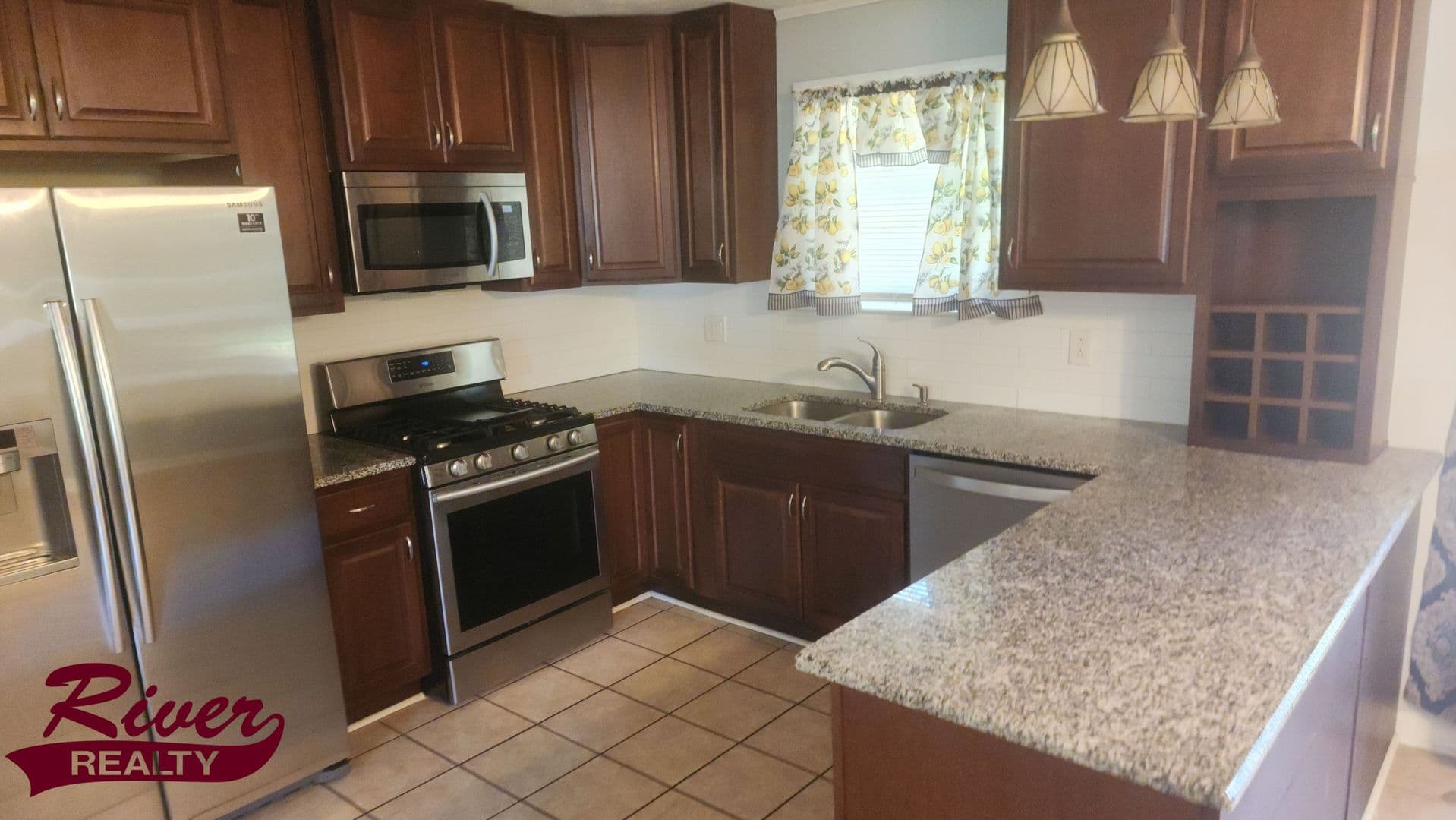 Augusta House: 3618 Coventry Drive