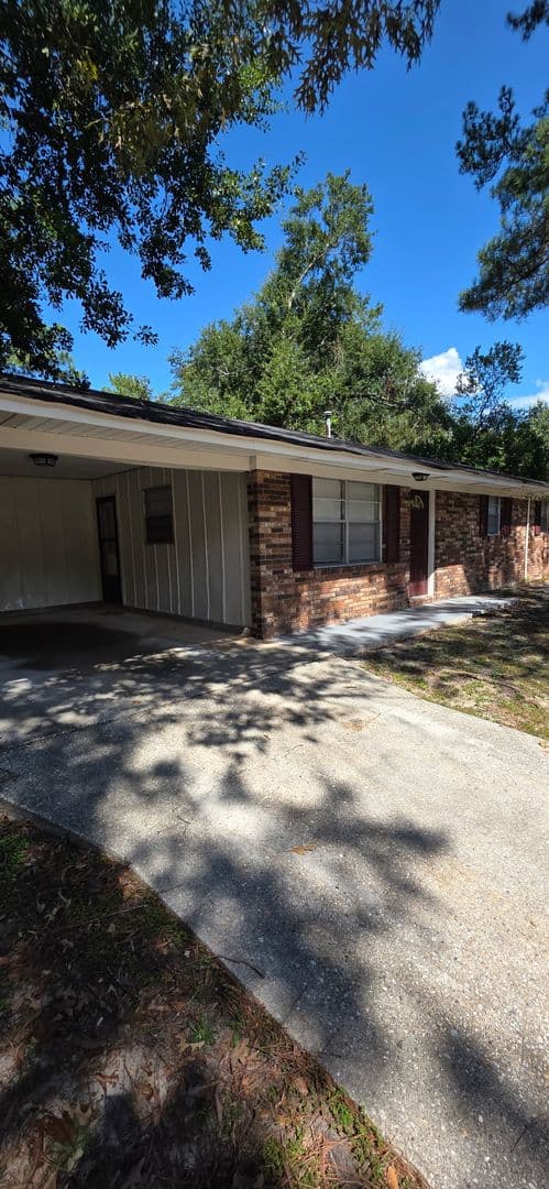 Augusta House: 2009 Dallas Dr
