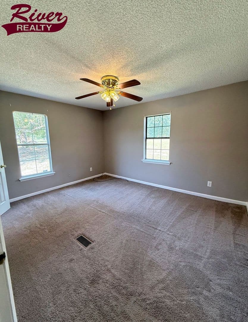 Blythe Apartment: 5735-B Deans Bridge Rd