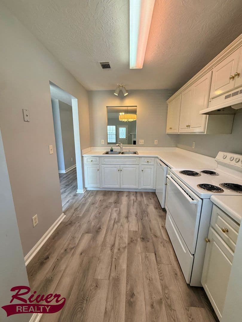 Augusta Townhome: 2025 Buckhaven Way