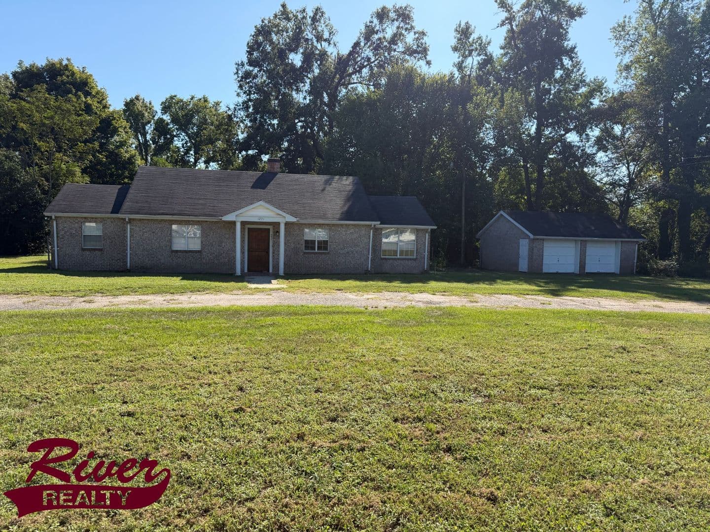 Beech Island House: 1234 Sand Bar Ferry Road