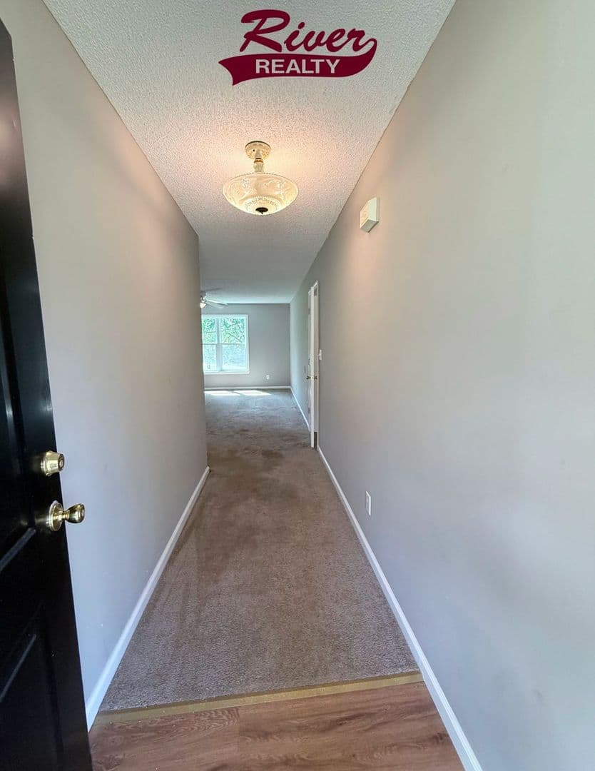 Blythe Apartment: 5735-B Deans Bridge Rd