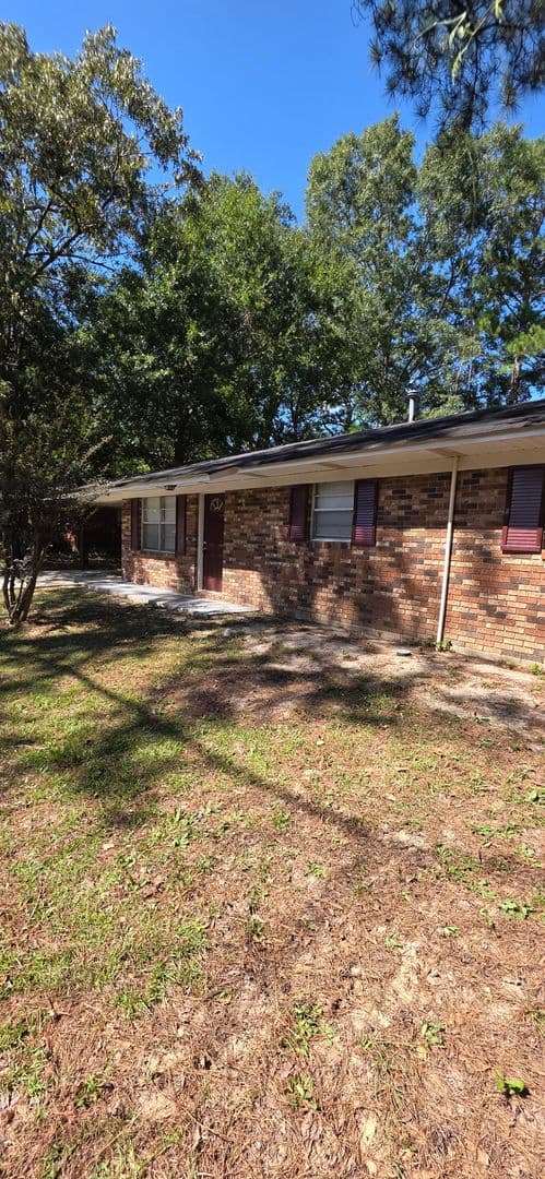 Augusta House: 2009 Dallas Dr