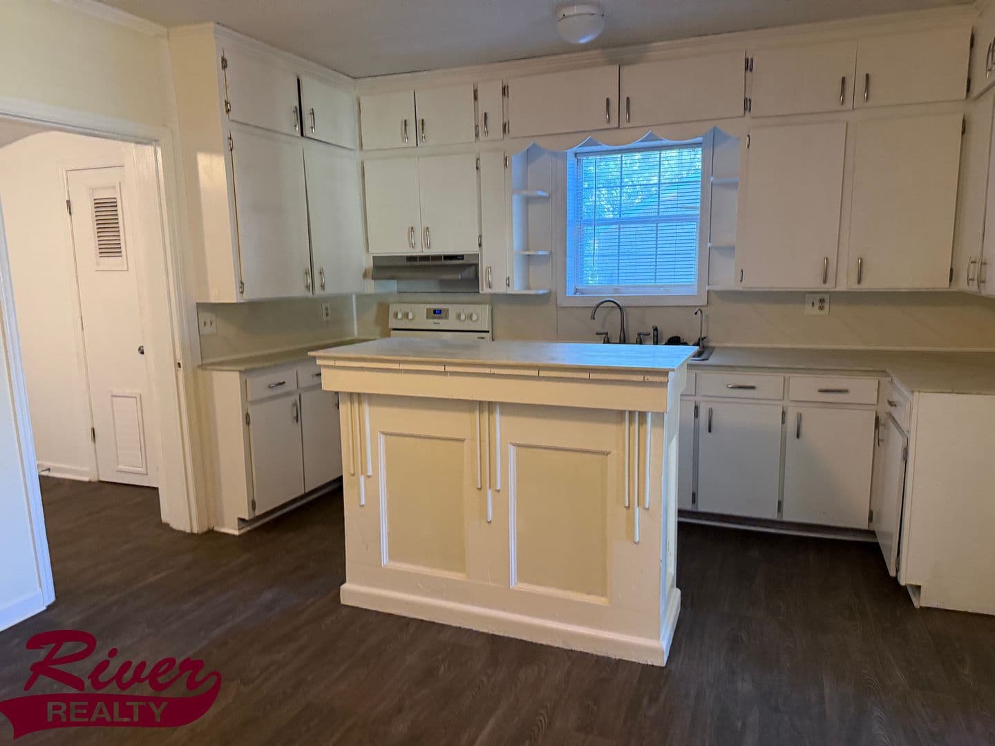 Beech Island House: 1234 Sand Bar Ferry Road