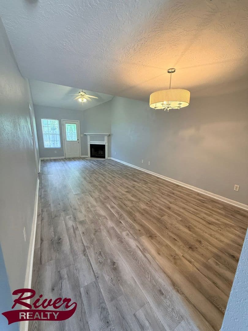 Augusta Townhome: 2025 Buckhaven Way