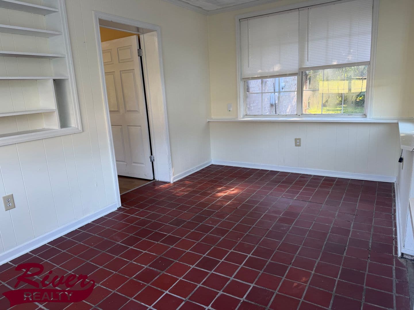 Beech Island House: 1234 Sand Bar Ferry Road