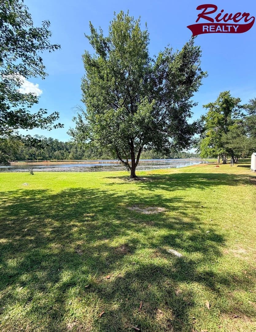 Blythe Apartment: 5735-B Deans Bridge Rd