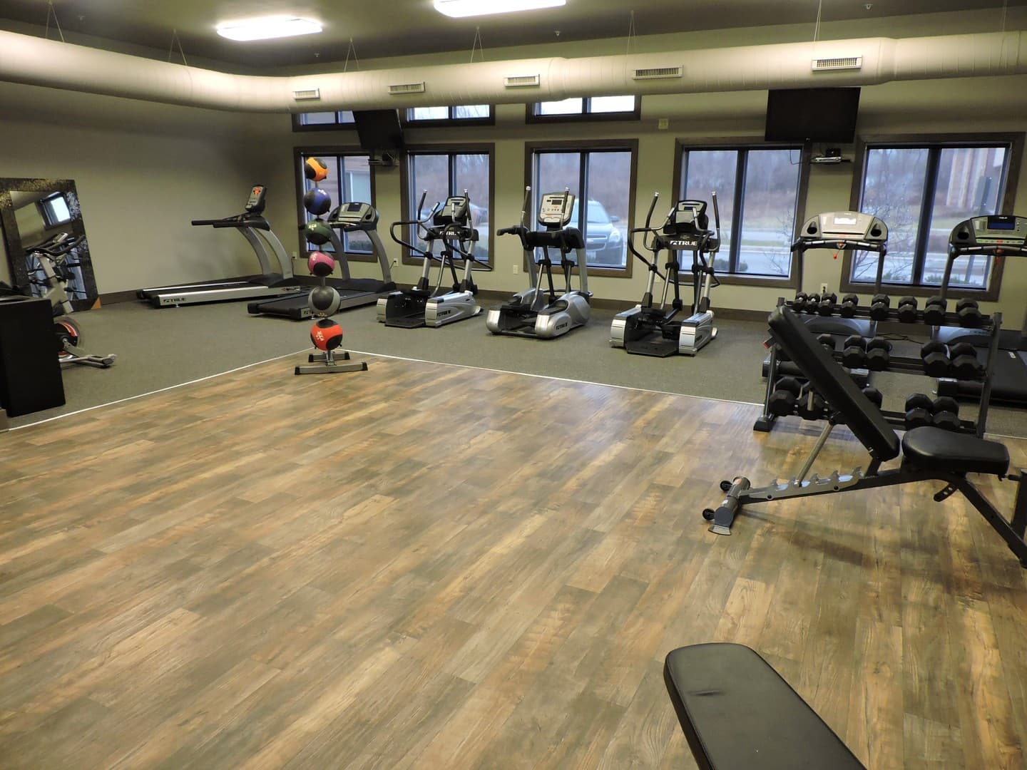 Wauwatosa Apartment: 1550 Rivers Bend