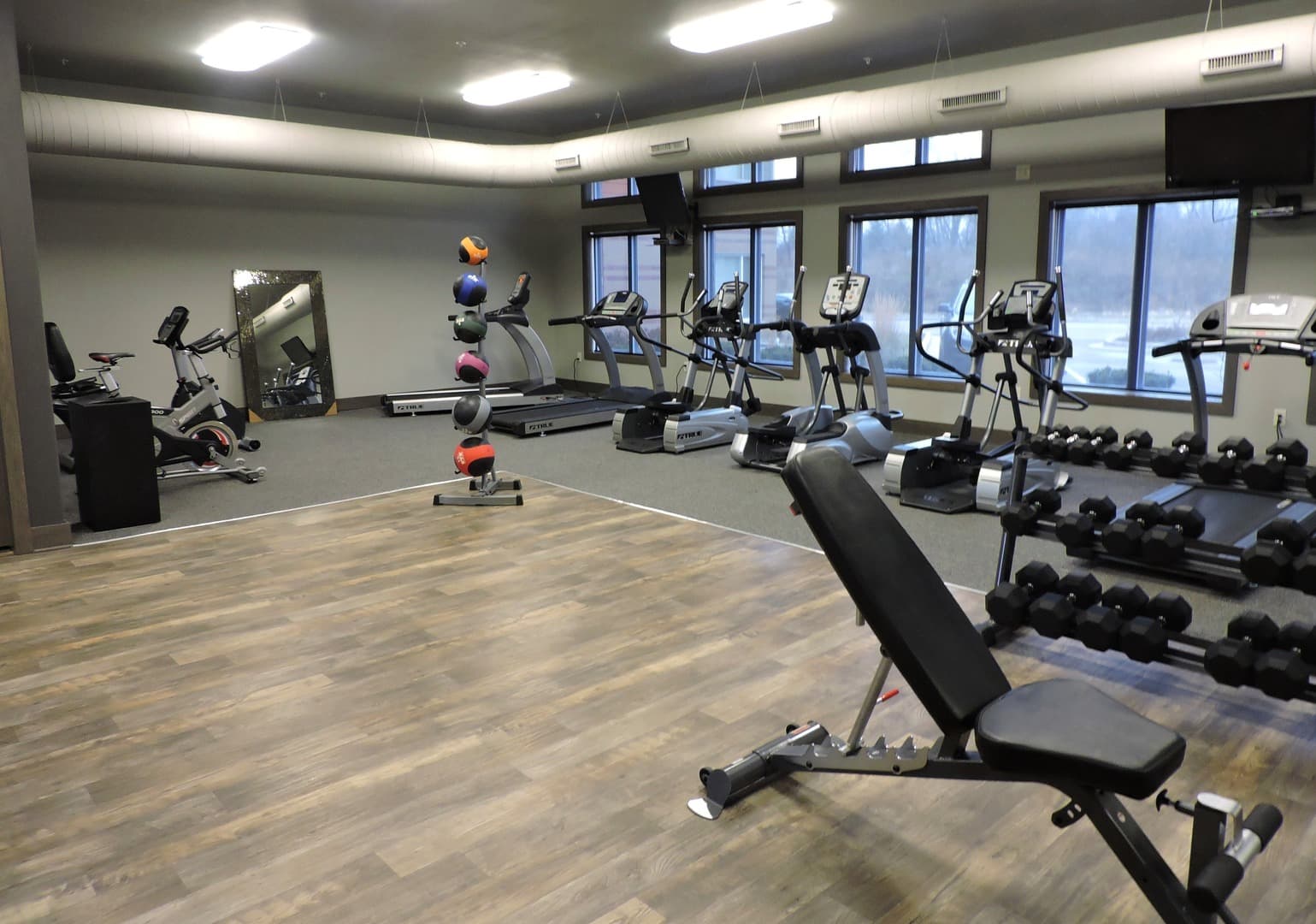 Wauwatosa Apartment: 1550 Rivers Bend