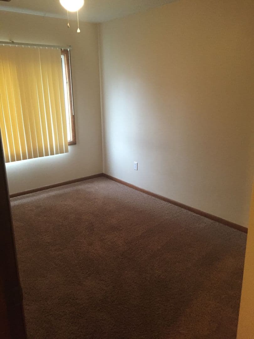 Coralville Apartment: 2412 & 2414 tenth st