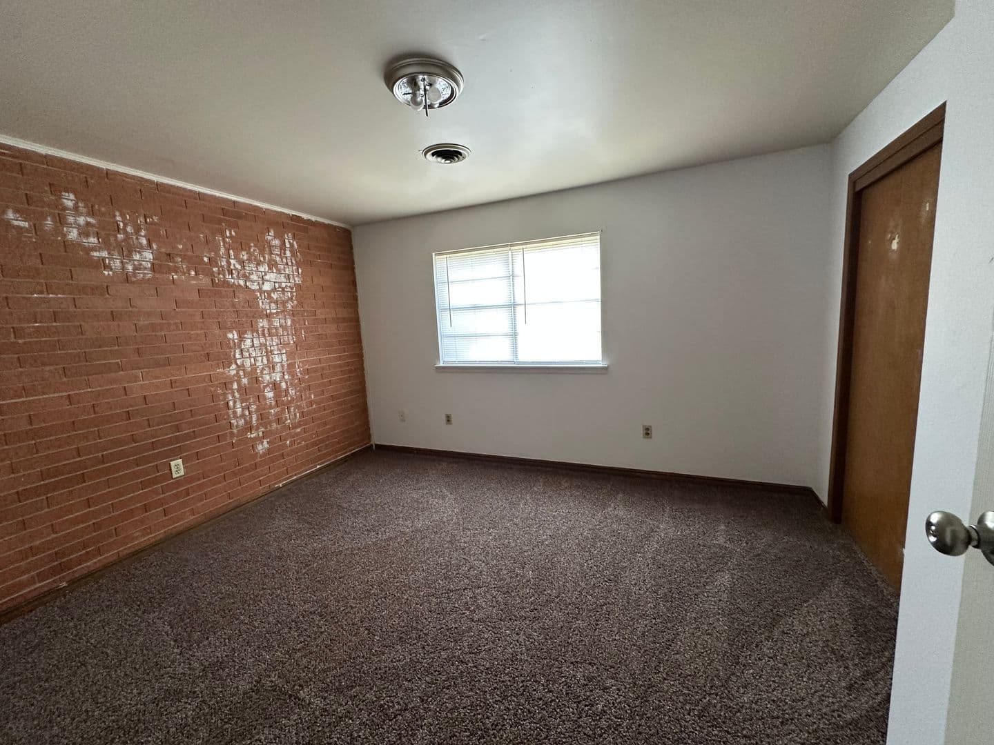 Russellville Apartment: 400 N Inglewood Ave