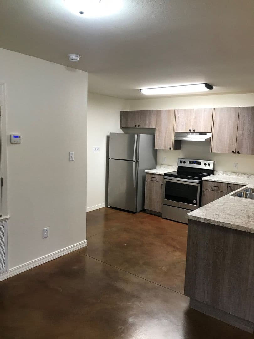 Dardanelle Apartment: N 5th St