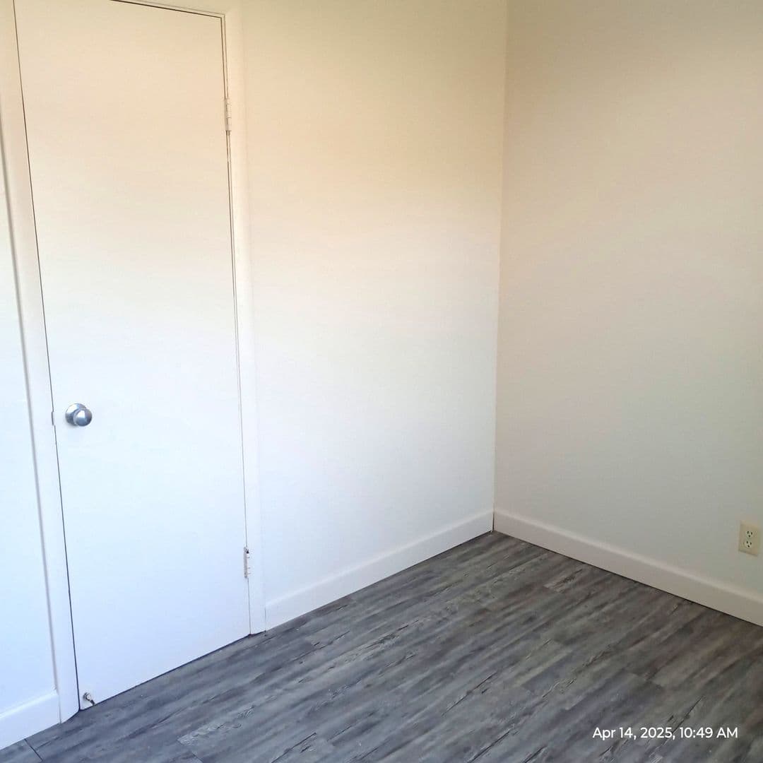 Russellville Apartment: E 9th St