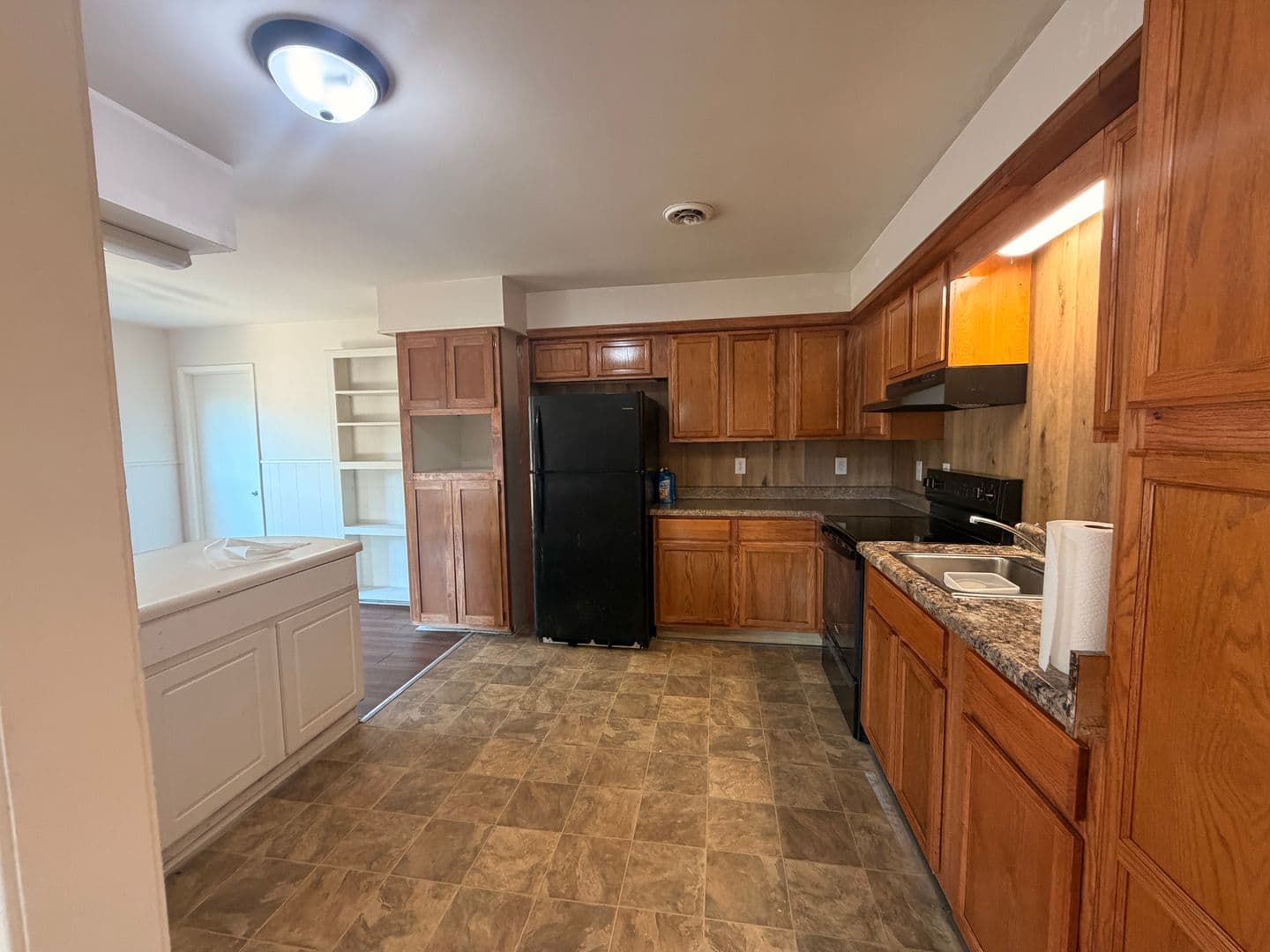 Russellville House: 808 E J St