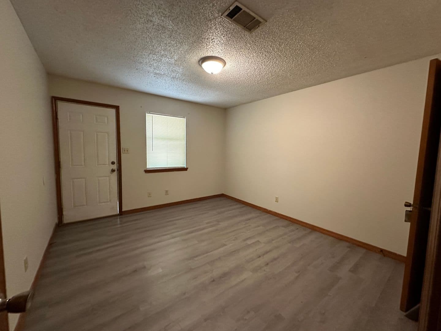 Russellville Apartment: 1401, 1403, 1405, 1407, 1409, 1411, 1413, 1415 N Nashville
