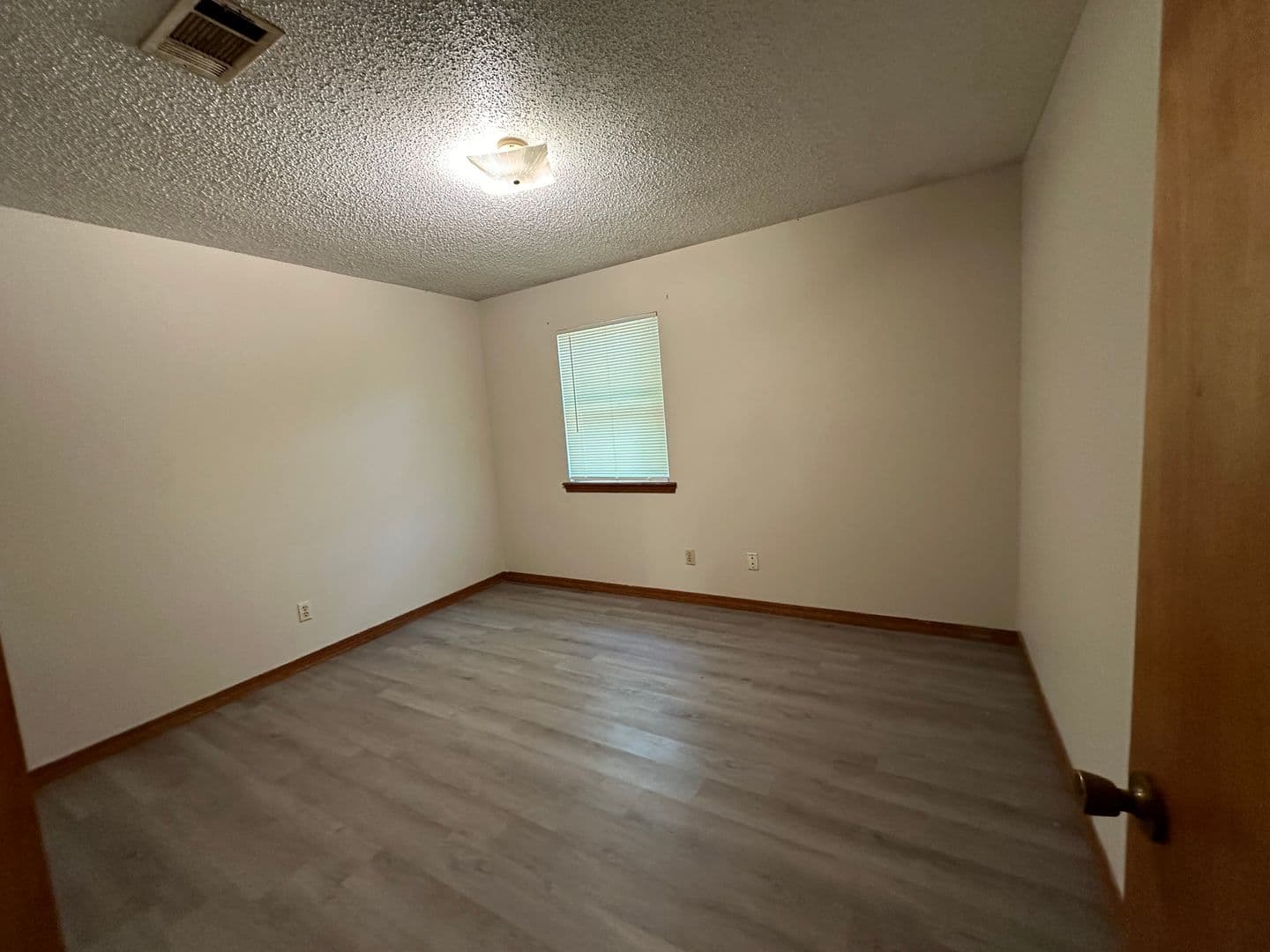 Russellville Apartment: 1401, 1403, 1405, 1407, 1409, 1411, 1413, 1415 N Nashville