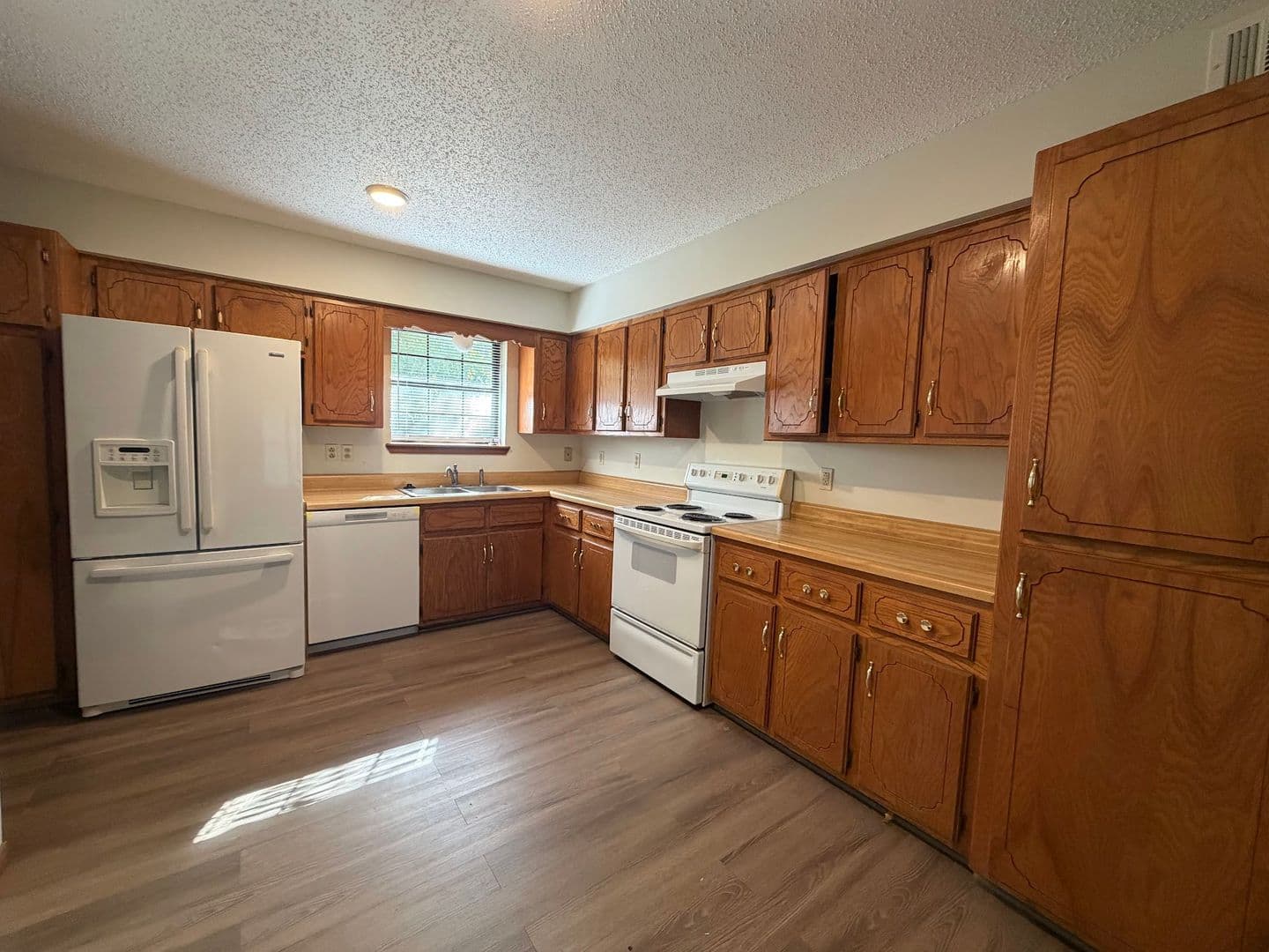 Russellville House: 604 E 15th Street