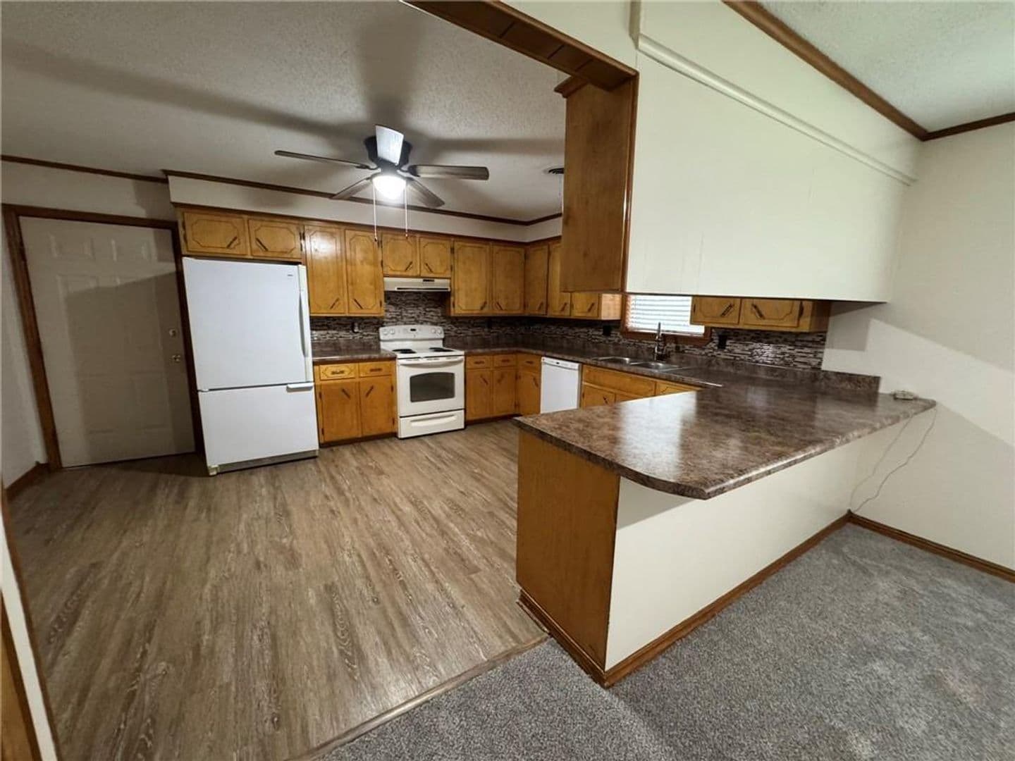 Russellville House: 521 E J St