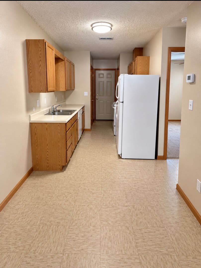 Searcy Apartment: 504 N. Horton