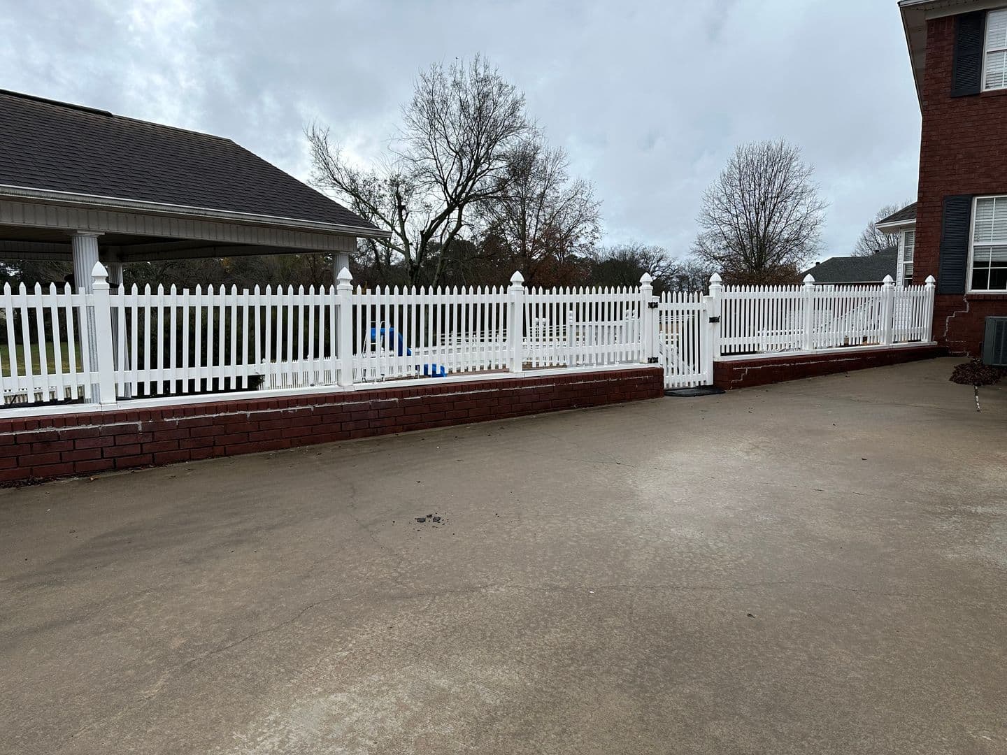Russellville Apartment: 401 Carden Place