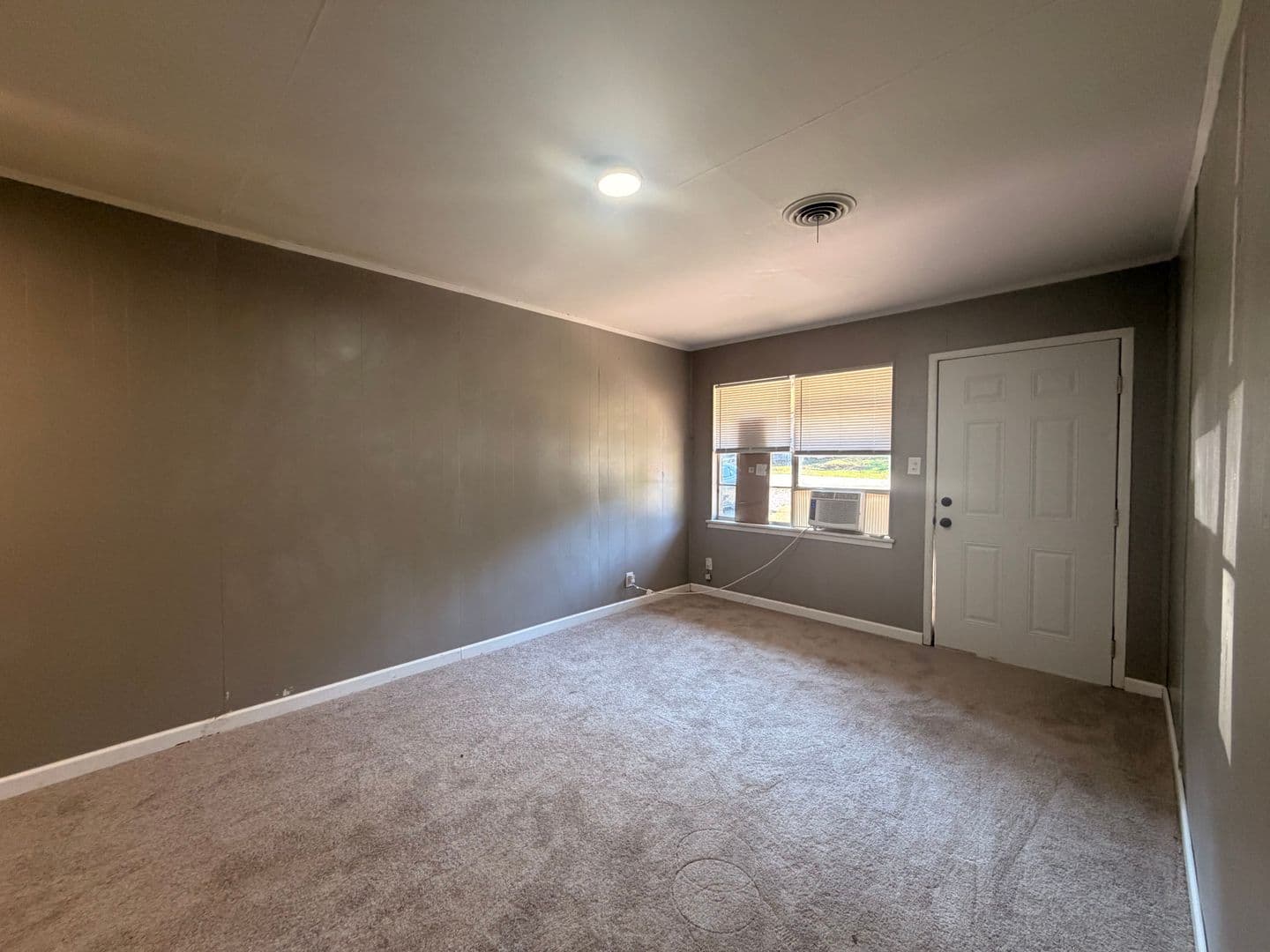 Russellville Apartment: 307/309 E. Fir St