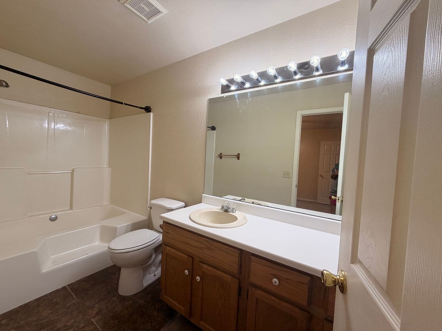 Russellville Apartment: 2401-2415 West C St