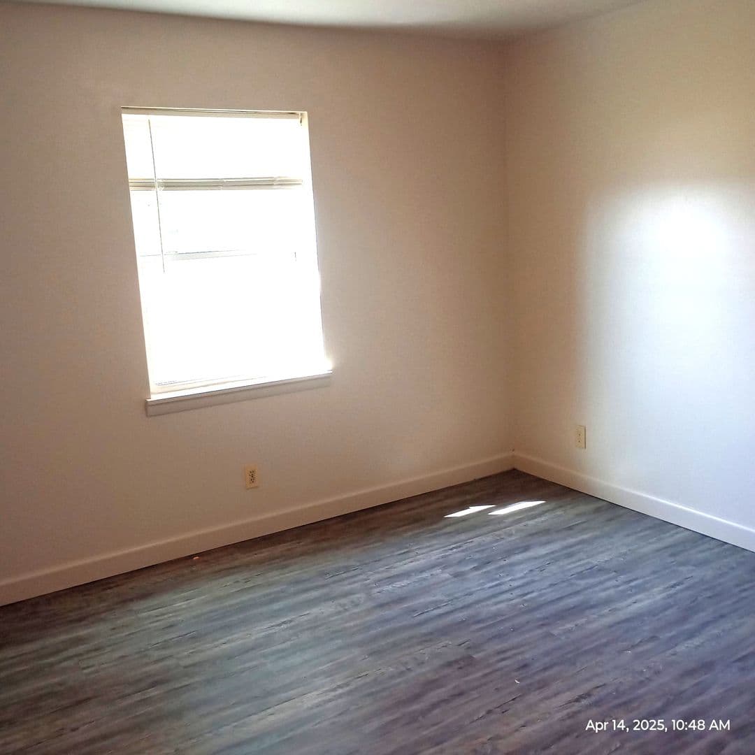 Russellville Apartment: E 9th St