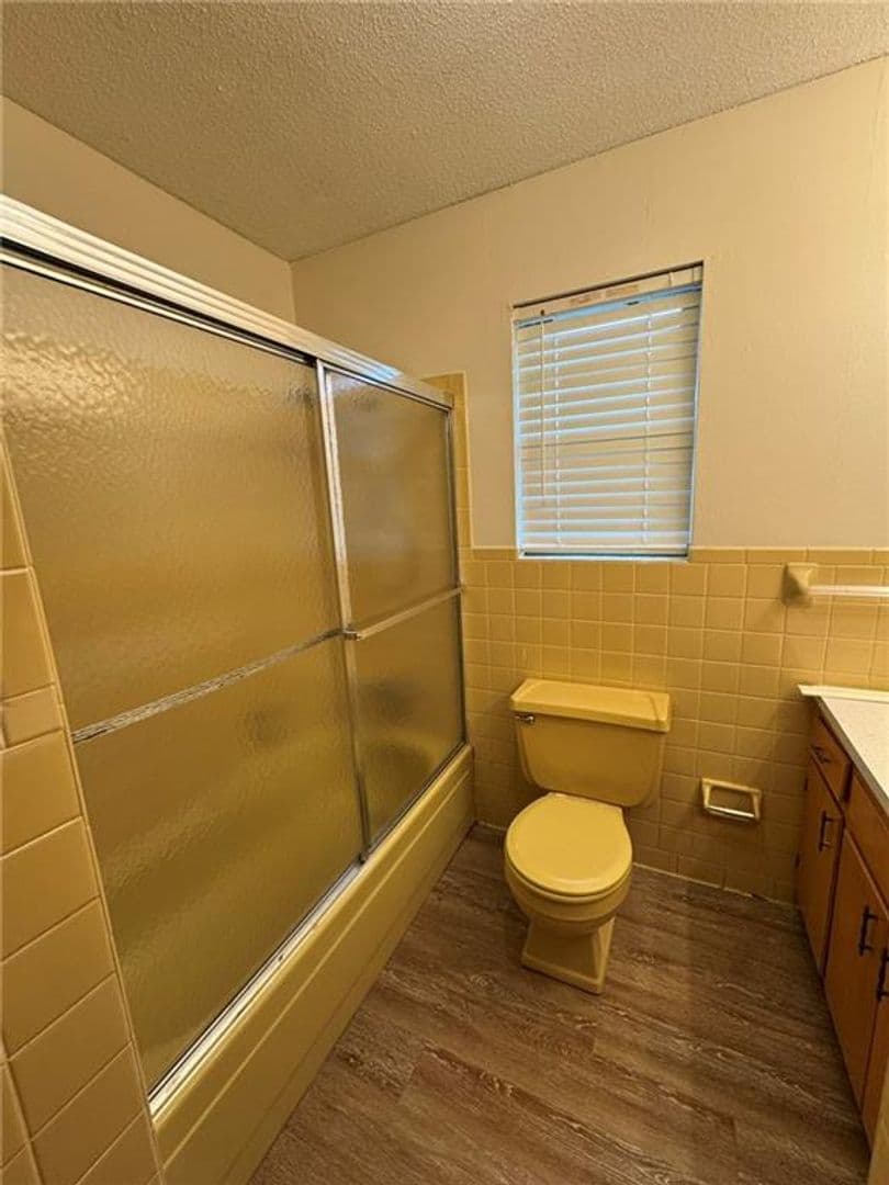 Russellville Apartment: 521 E J St