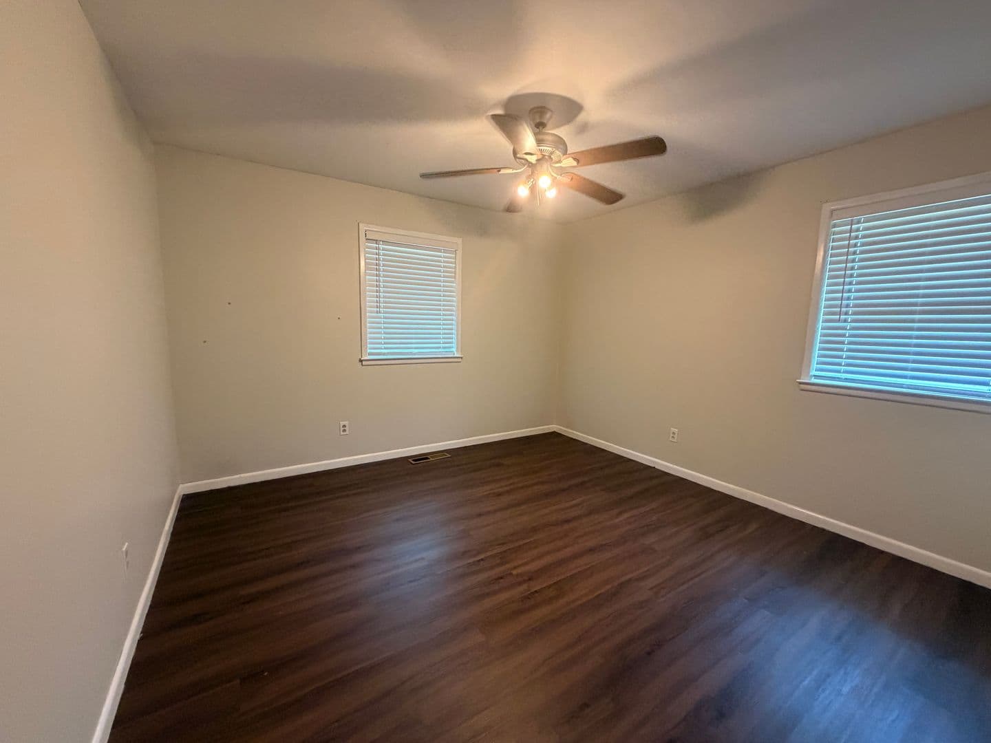 Russellville House: 218 E 19th ST
