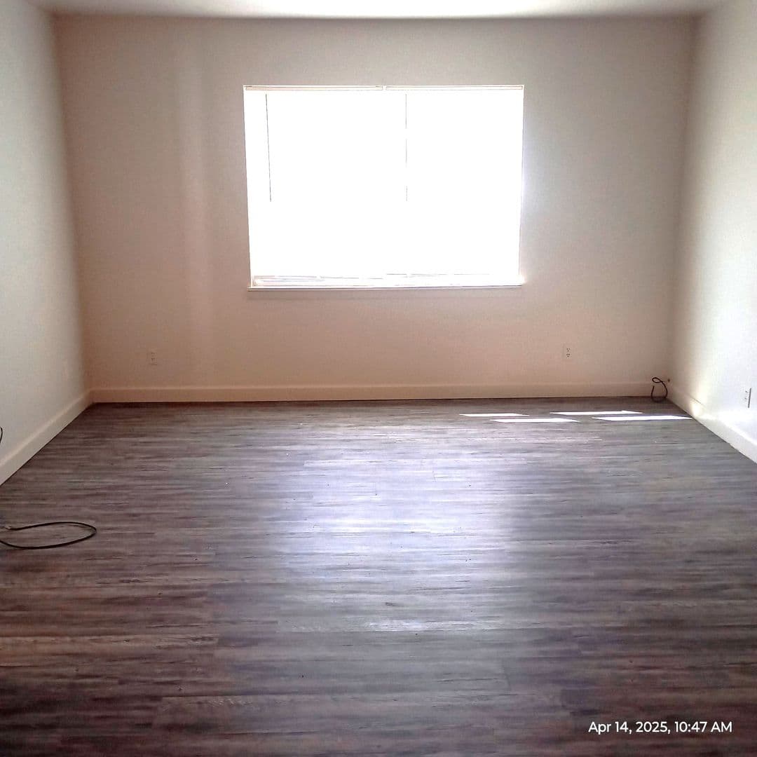 Russellville Apartment: E 9th St