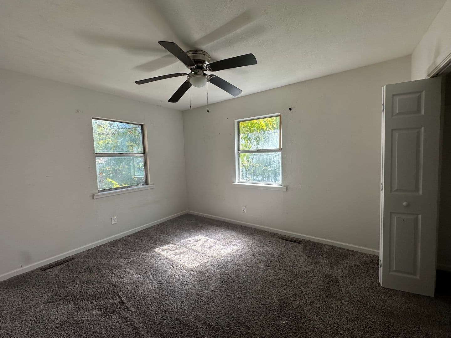 Russellville House: 2910 W. 2nd Drive